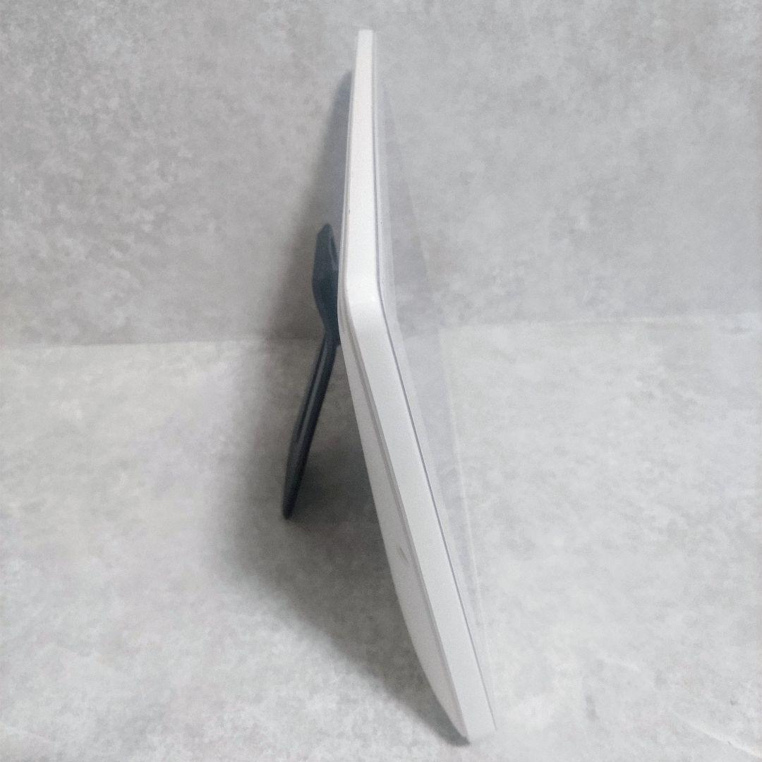 シャープ　アクオス　ポータブル防水液晶テレビ　2T-C12AF-W