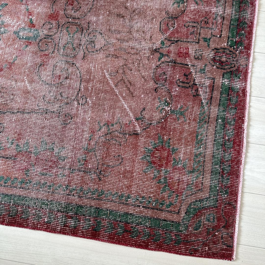 トルコヴィンテージラグA54 レア ブラウン オーバーダイラグ レッド グリーン