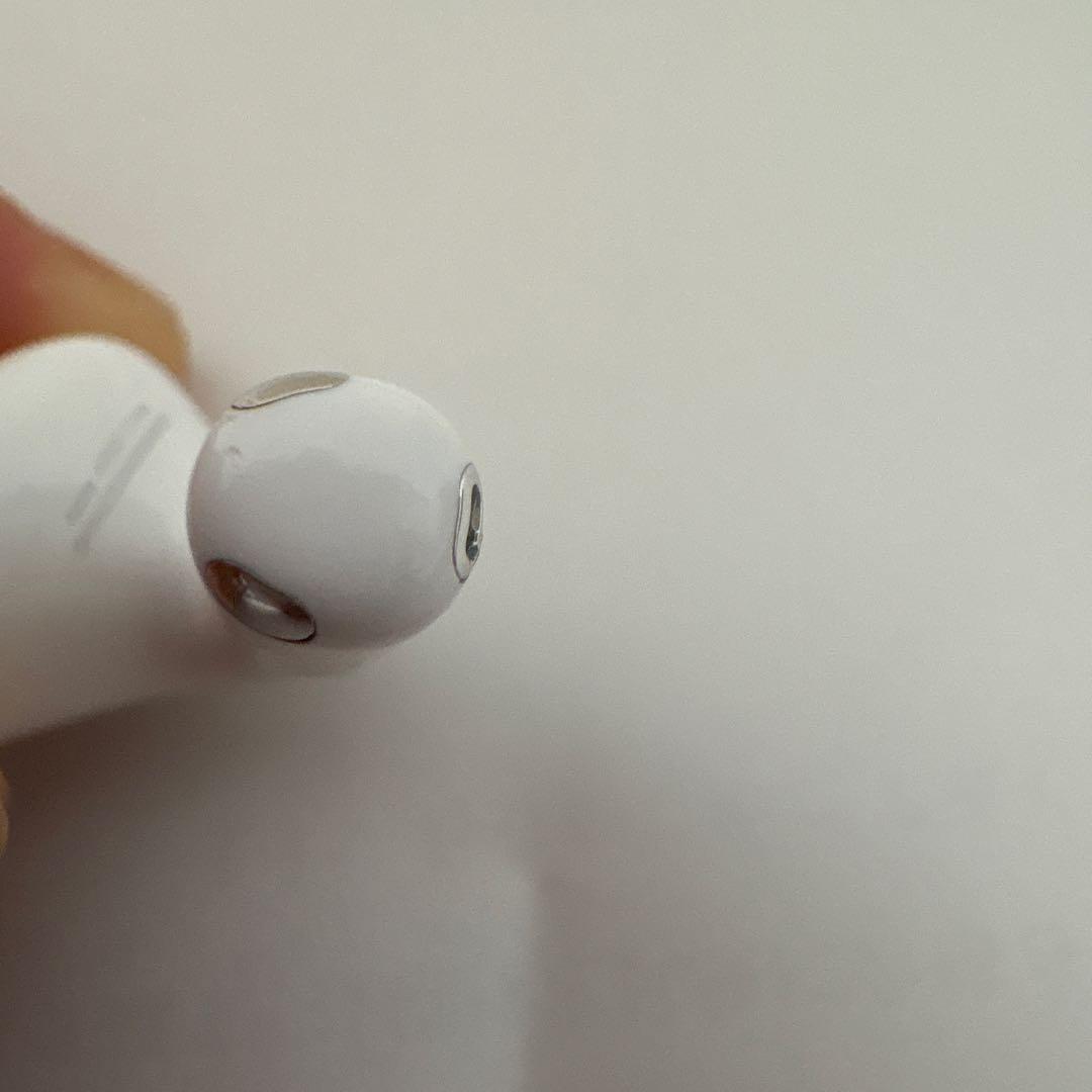 AirPods 4 （ノイズキャンセリングなし）即日配送可能　配送料込み　値下げ