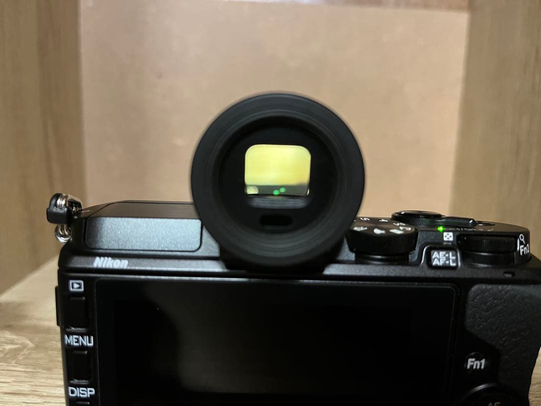 Nikon 1 V3 (液晶黄変あり)+ DF-N1000