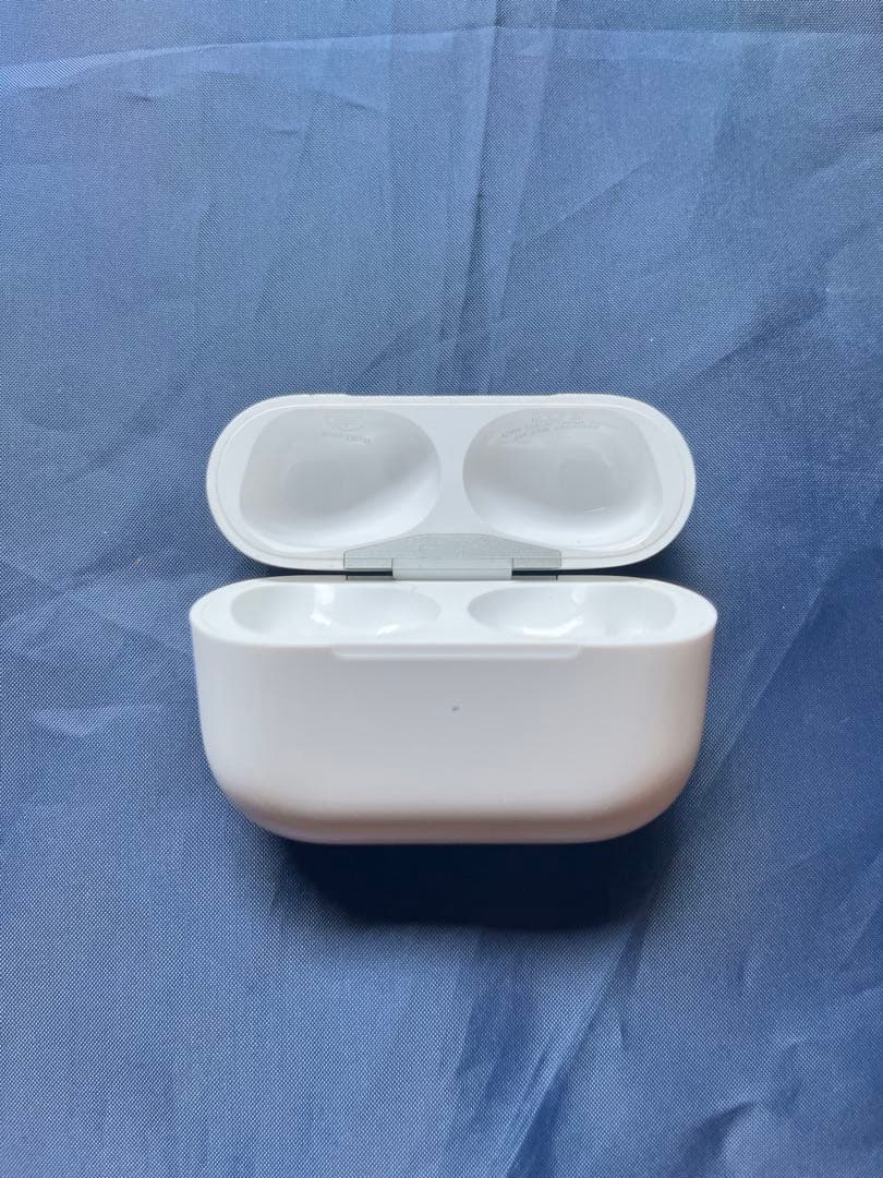 AirPods Pro 2 充電ケースのみ　A2968 シリアル、箱付き