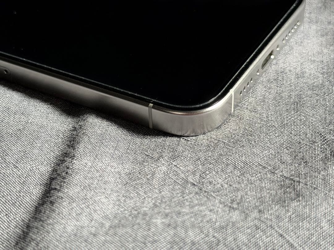 平*風様 iPhone 15 pro max ホワイト 256GB バッテリー