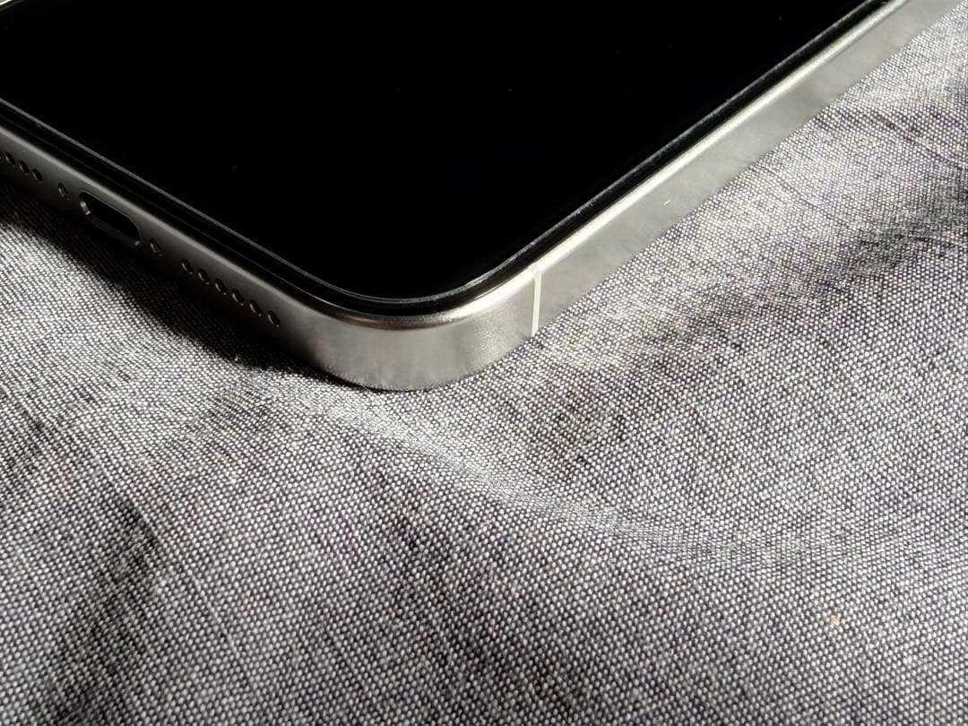 平*風様 iPhone 15 pro max ホワイト 256GB バッテリー