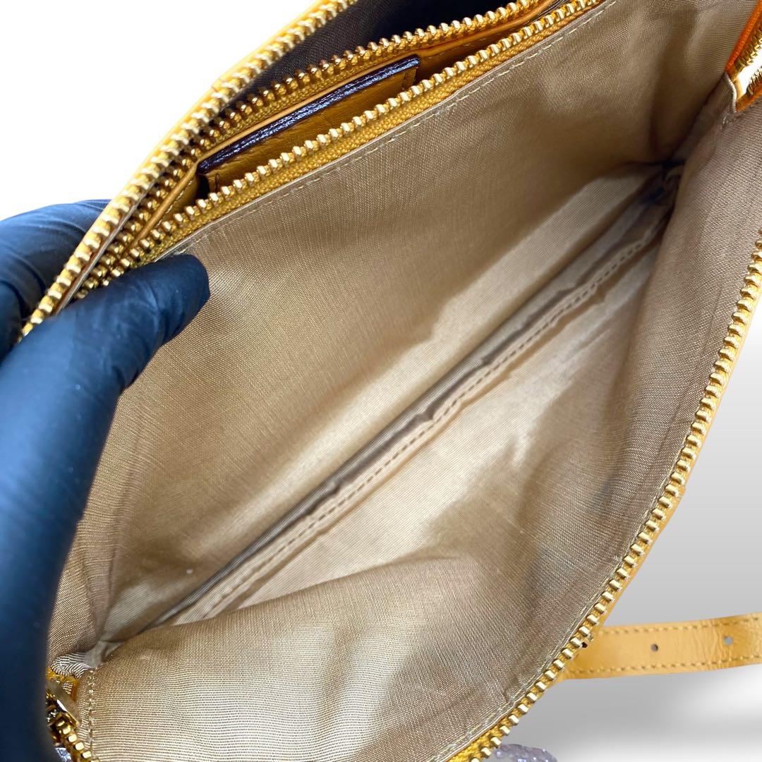 【美品】ロベルタディカメリーノ ショルダーバッグ ミヌエット ハニーイエロー