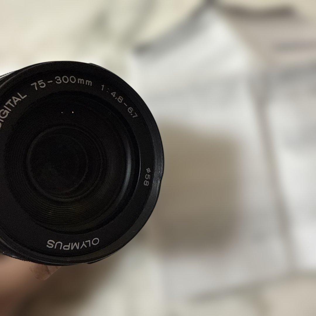 ＯＬＹＭＰＵＳ　ＭＺＤ　ＥＤ７５－３００ｍｍ　Ｆ４．８－６．７Ⅱ