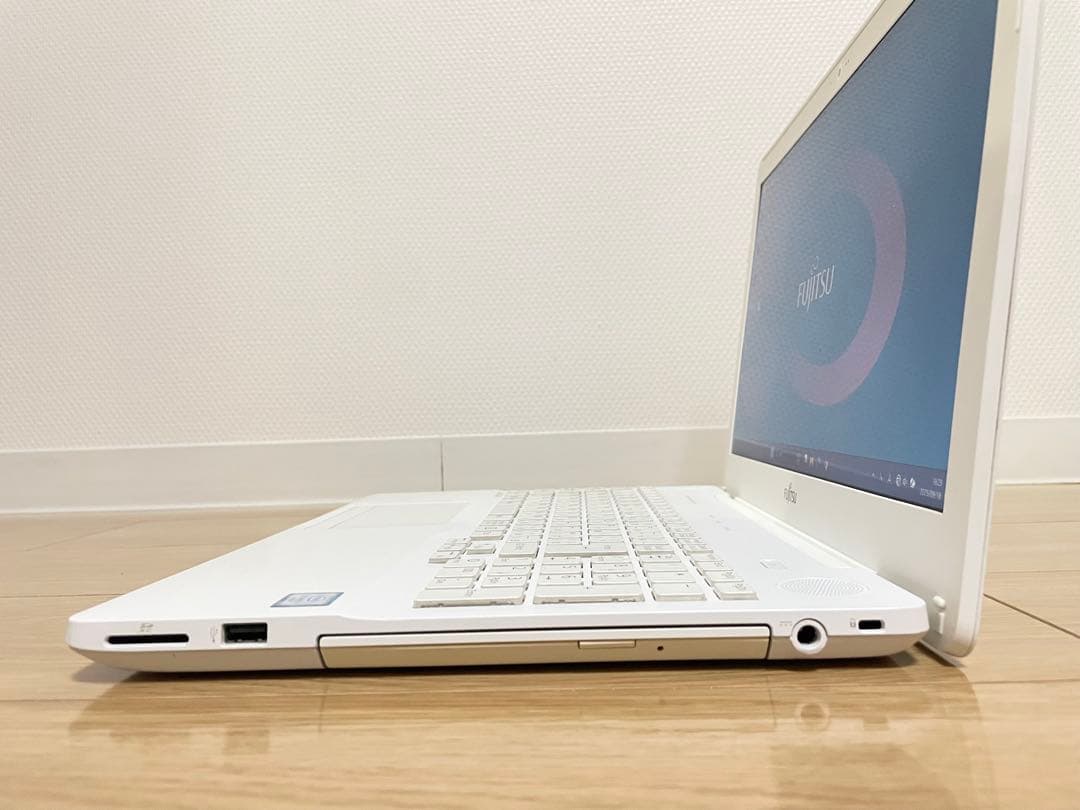 【美品】富士通 LIFEBOOK i7-6700HQ 16GB SSD256GB