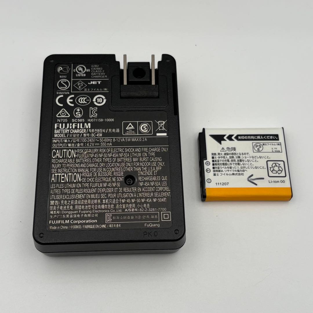 Fujifilm FinePix F660EXR デジカメ 動作確認済