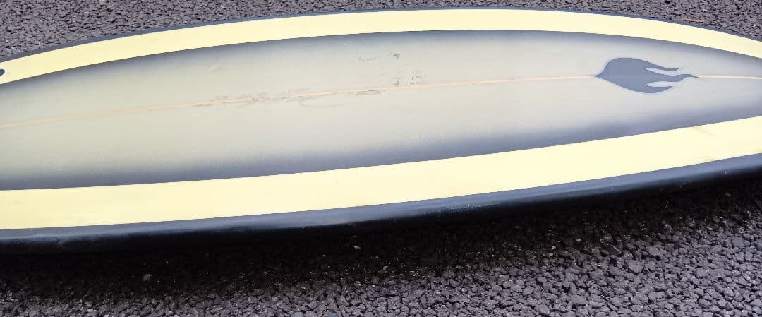 送料込みPCGサーフボードのみ ミッドレングス185cmニットケース付き