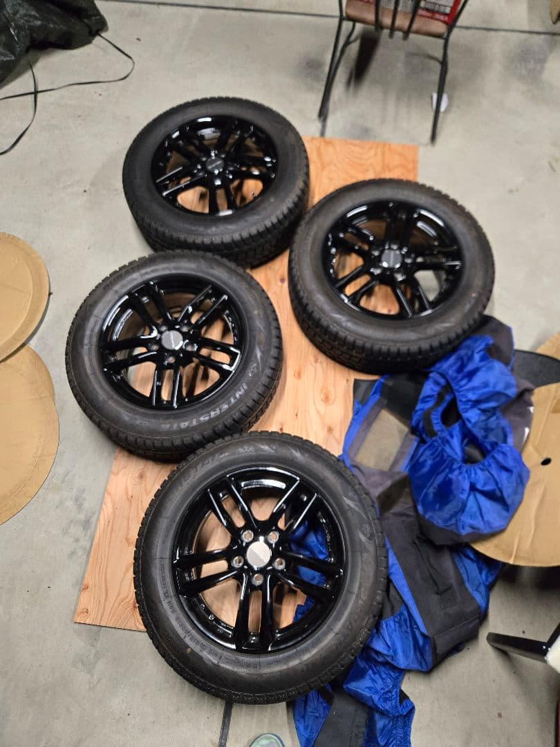 スタッドレスタイヤ　215/60 16インチ アルミホイール付き 発送1/7〜