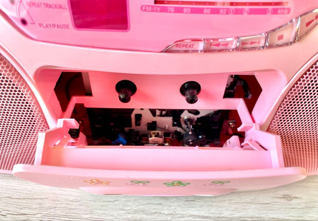 Hello Kitty ポータブルCD/ステレオラジカセ – 動作良好・美品！