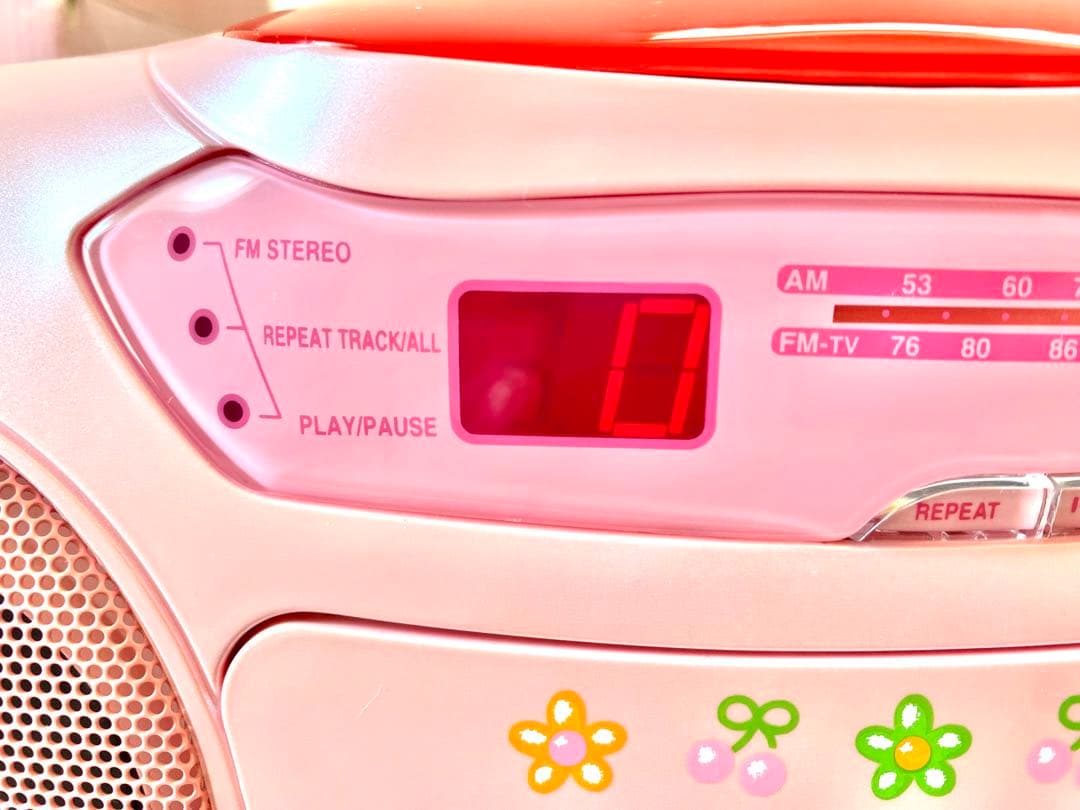 Hello Kitty ポータブルCD/ステレオラジカセ – 動作良好・美品！