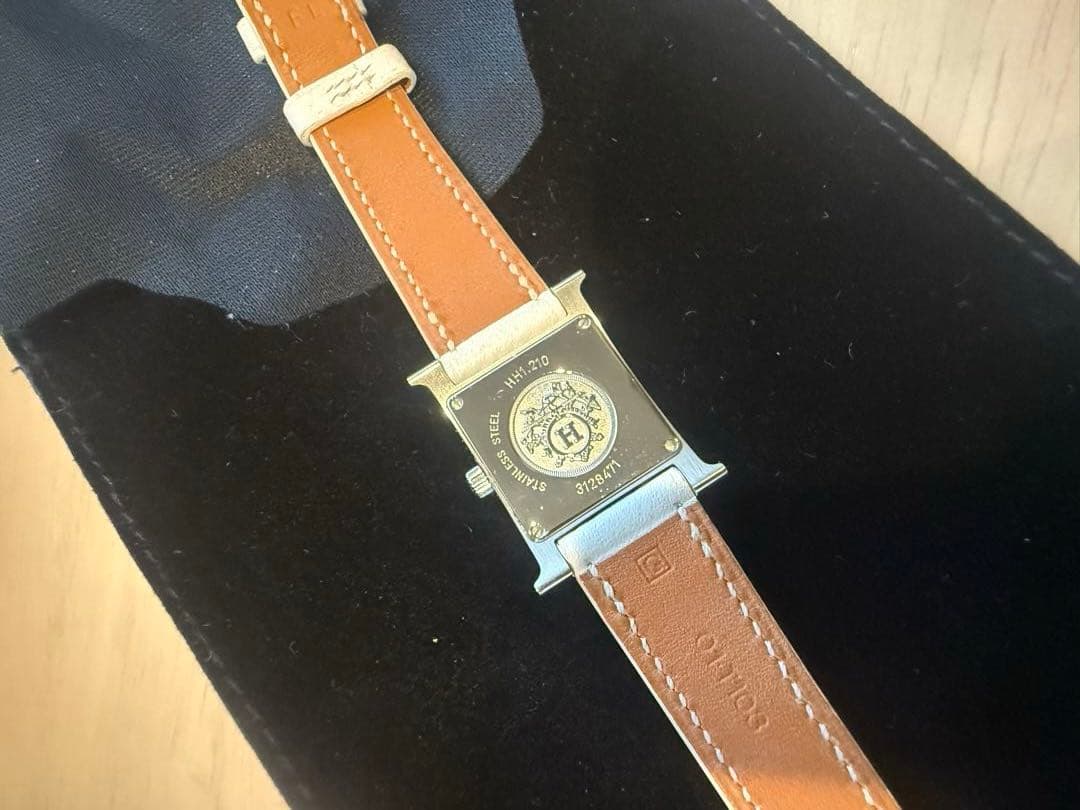【タイムセール】売り切り最終値下げHERMES Hウォッチ　ホワイト　革ベルト