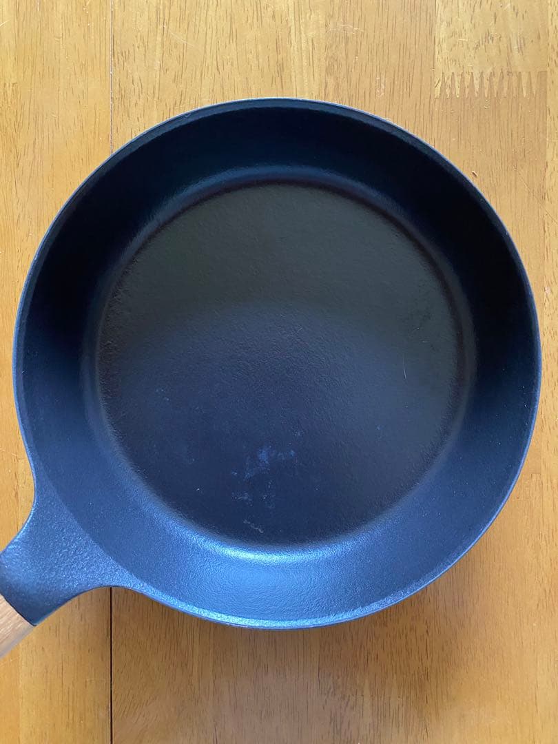 VERMICULAR バーミキュラ フライパン 20cm 蓋、レシピ本付き