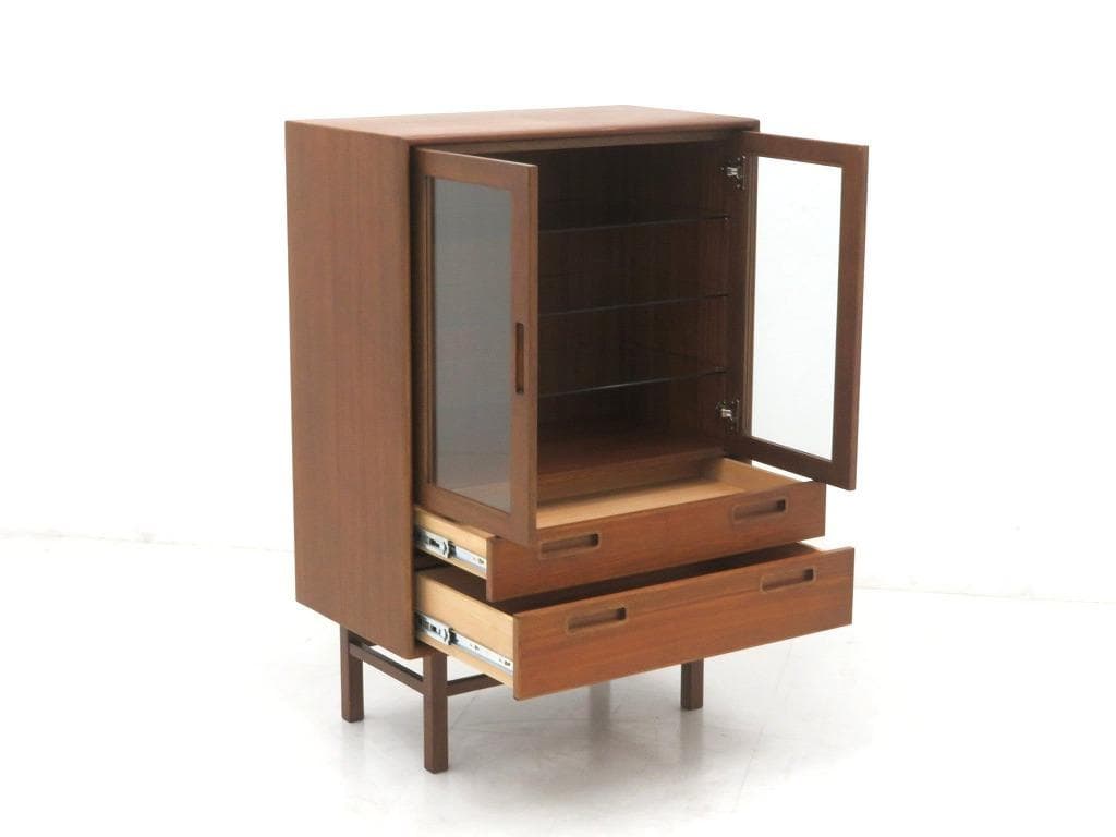 展示品　IDC大塚家具　ウォールナット　飾り棚　サイドボード　収納　キャビネット