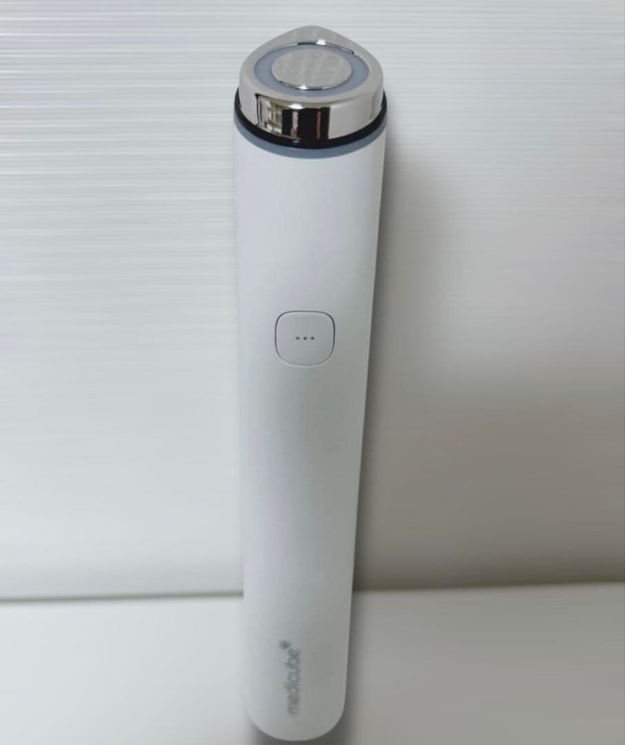 超美品◎　メディキューブ　ブースタープロミニ　medicube　ホワイト