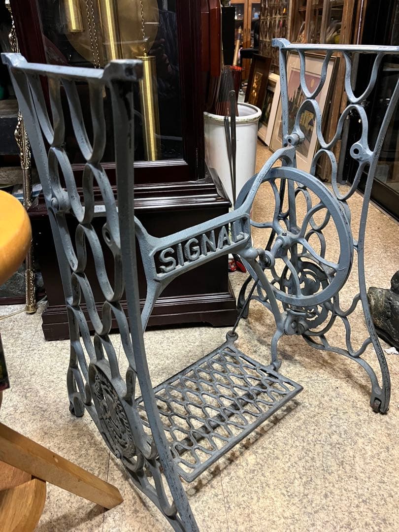 網目ミシン脚、ミシン脚、インテリアテーブル脚、レトロミシン脚、コズチタカラ