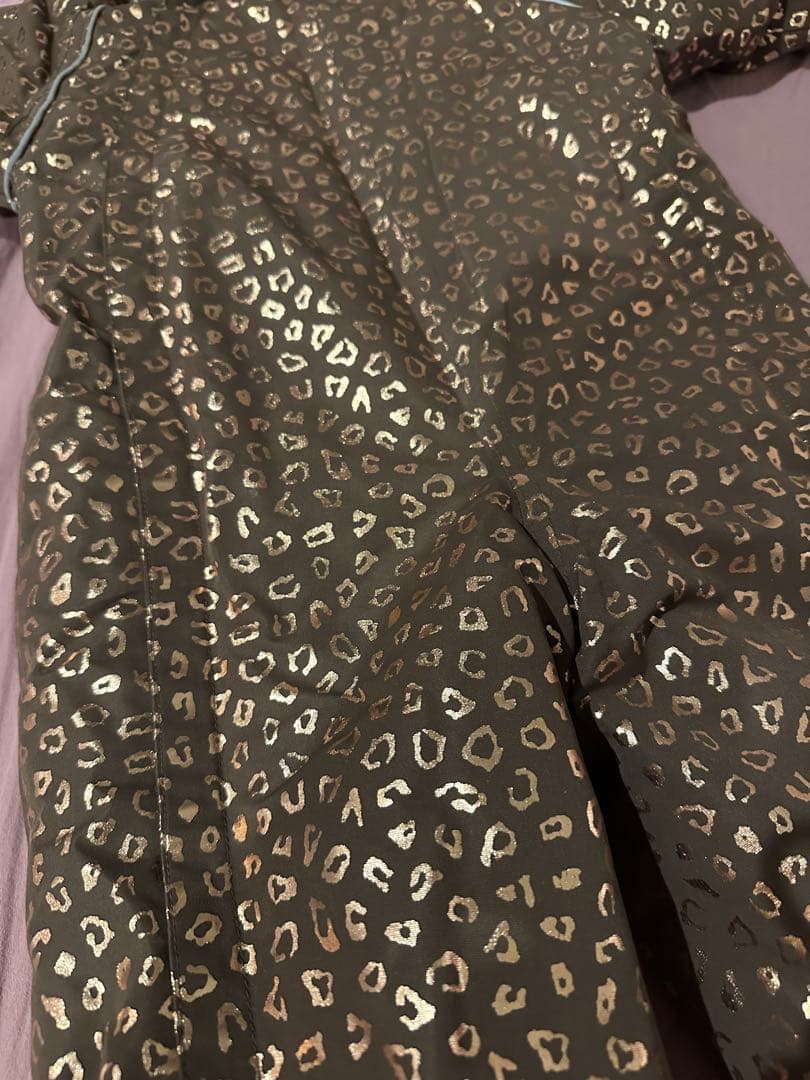 子ども用レオパード柄スキーウェア