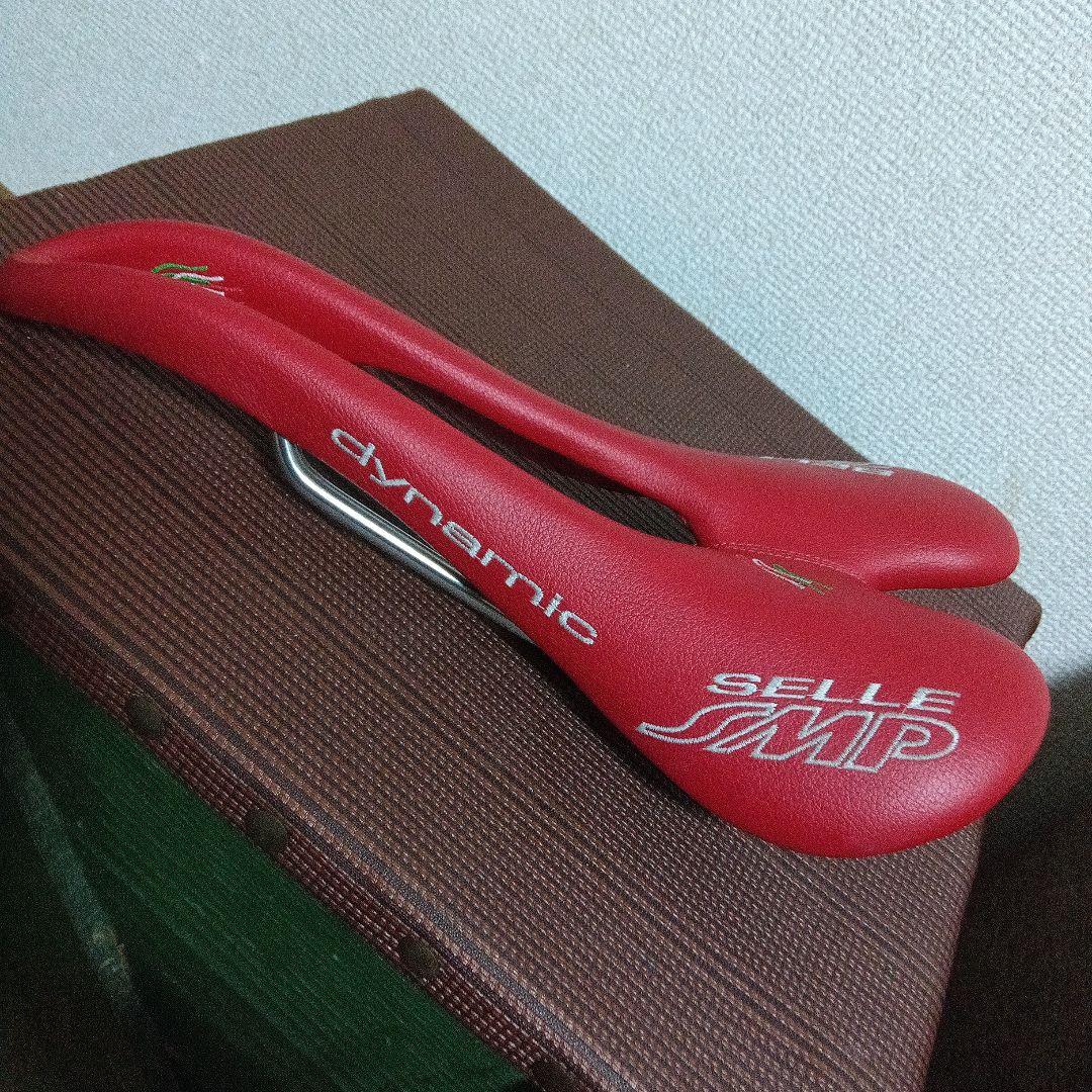 Selle SMP Dynamico サドル レッド