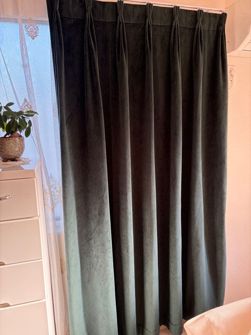 ダークグリーン ベルベット ドレープカーテン