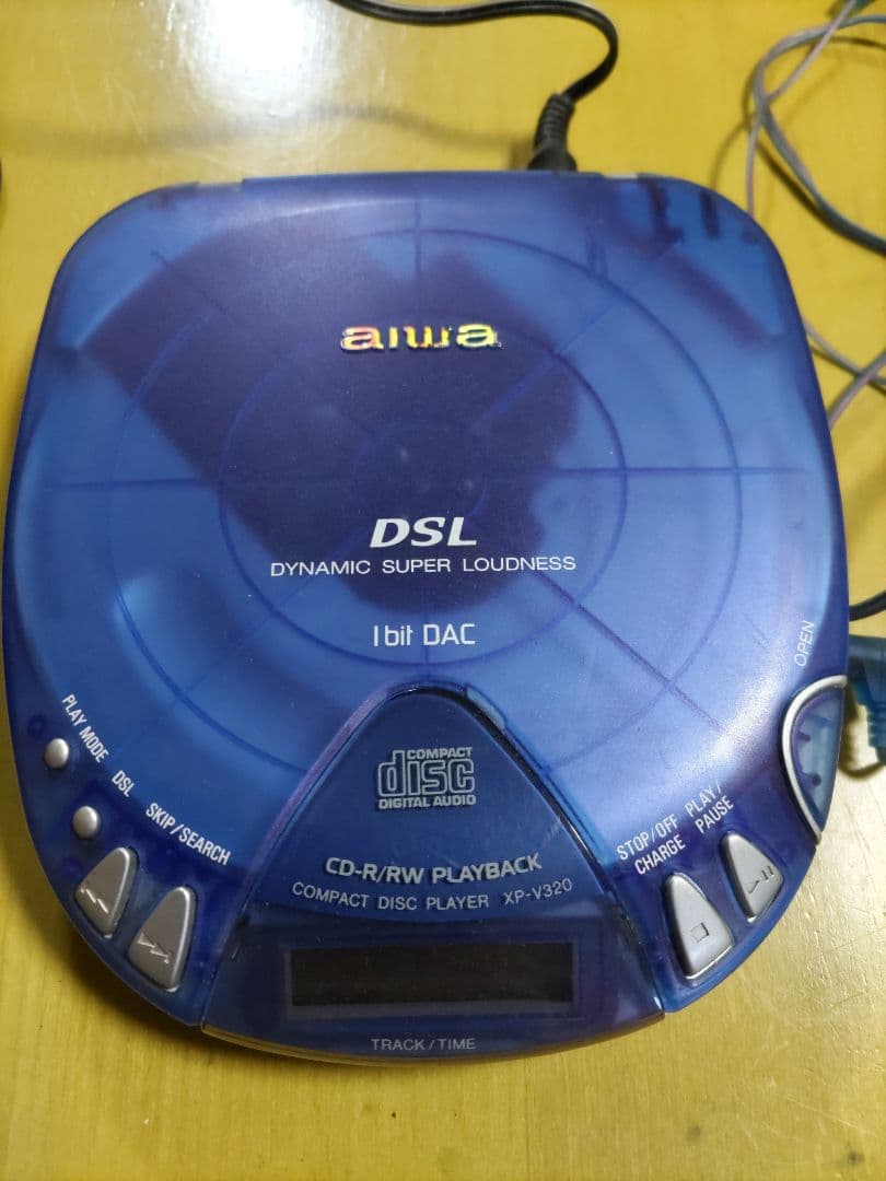 aiwa XP-V320 ポータブルCDプレーヤー