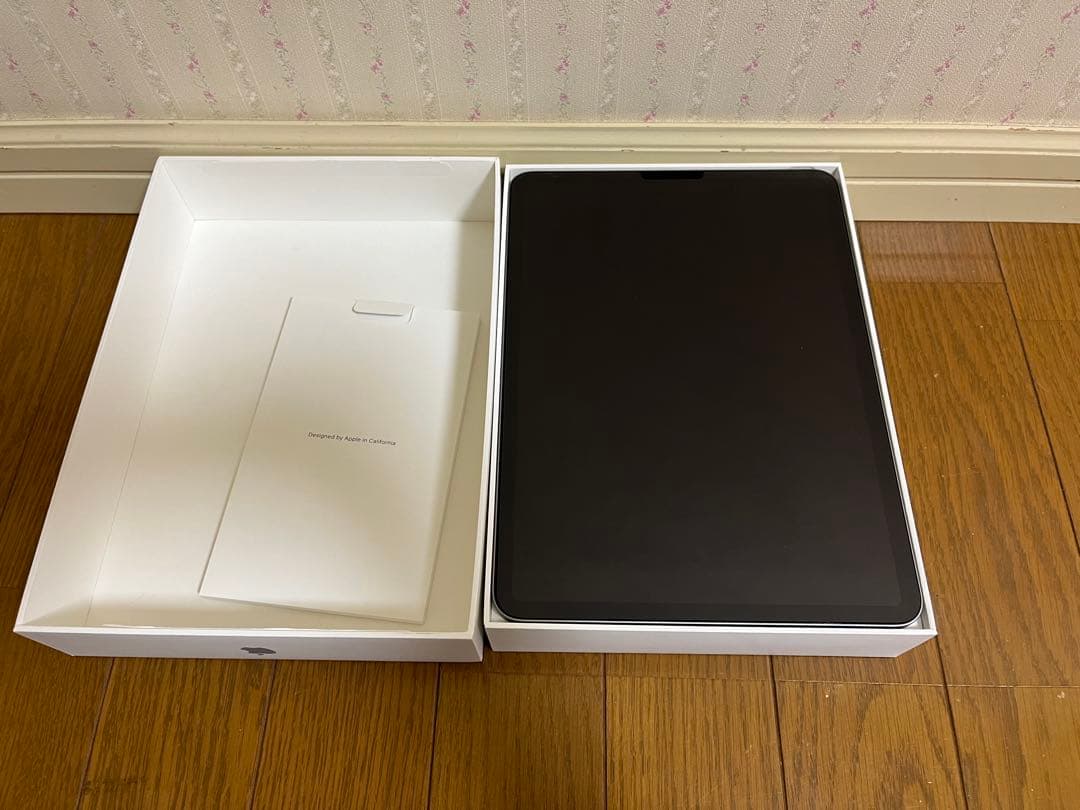 美品 Apple iPad Pro 11インチ 第4世代＋ iPadスタンド