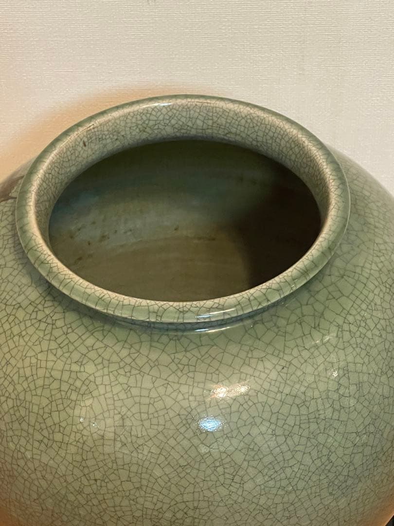古い大堀相馬焼骨董希少品。特大，大形冰裂開片壺　描金奔馬柄。希少美品。