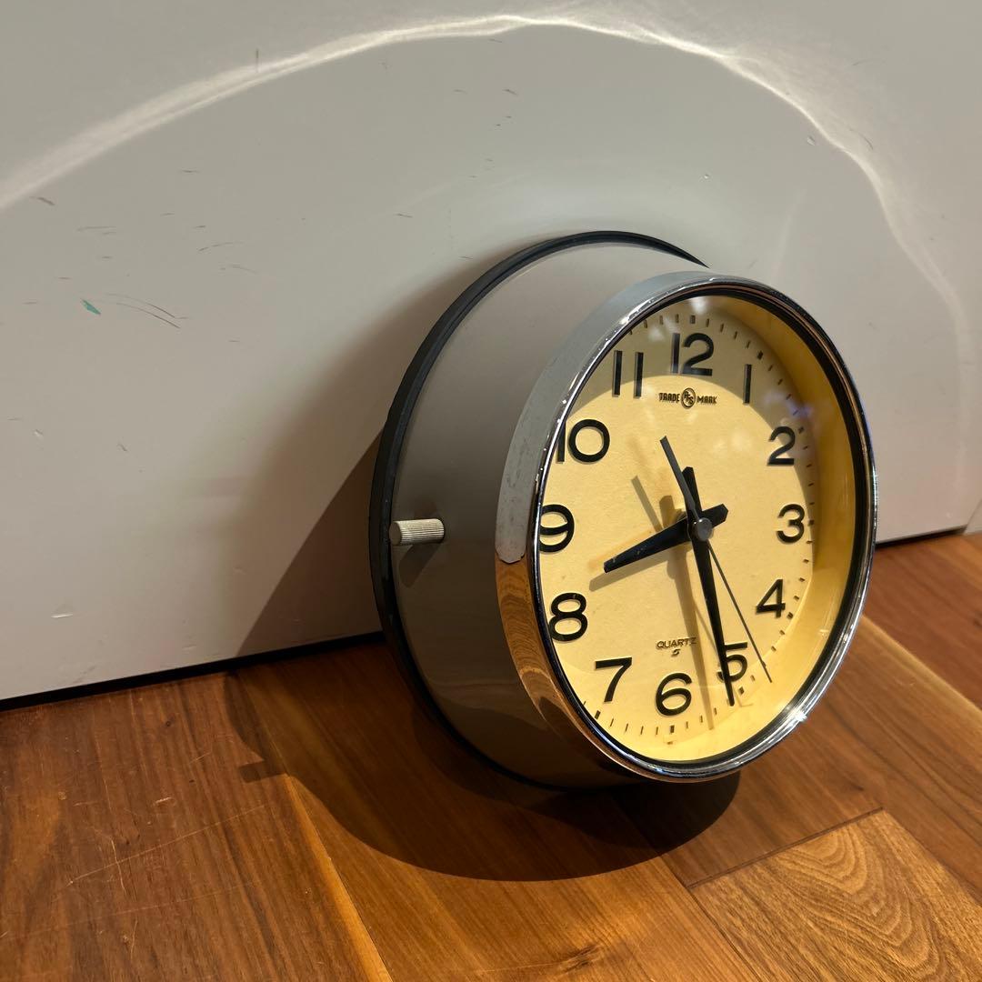 パシフィックファニチャーサービス（P.F.S）×セイコー　壁掛け時計