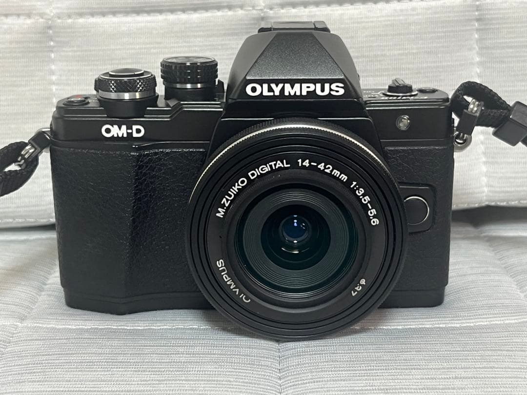 OLYMPUS OM-D E-M10 MarkⅡ Wズームキット ブラック