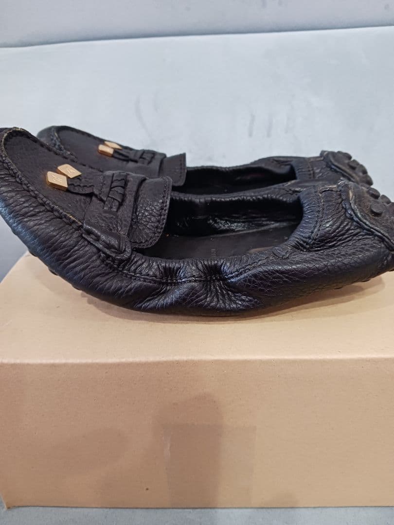 Louis Vuitton ブラック モカシン　　 ３８