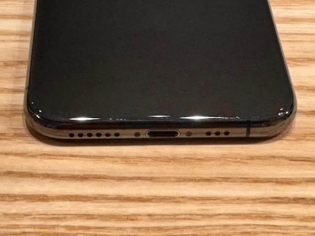 iPhone XS 256GB SIMフリー ＋ Quad Lockセット