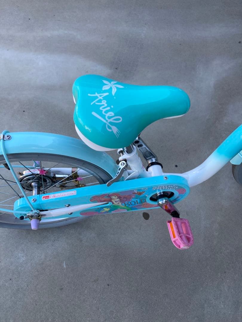 水色　子供　自転車　Disneyアリエル