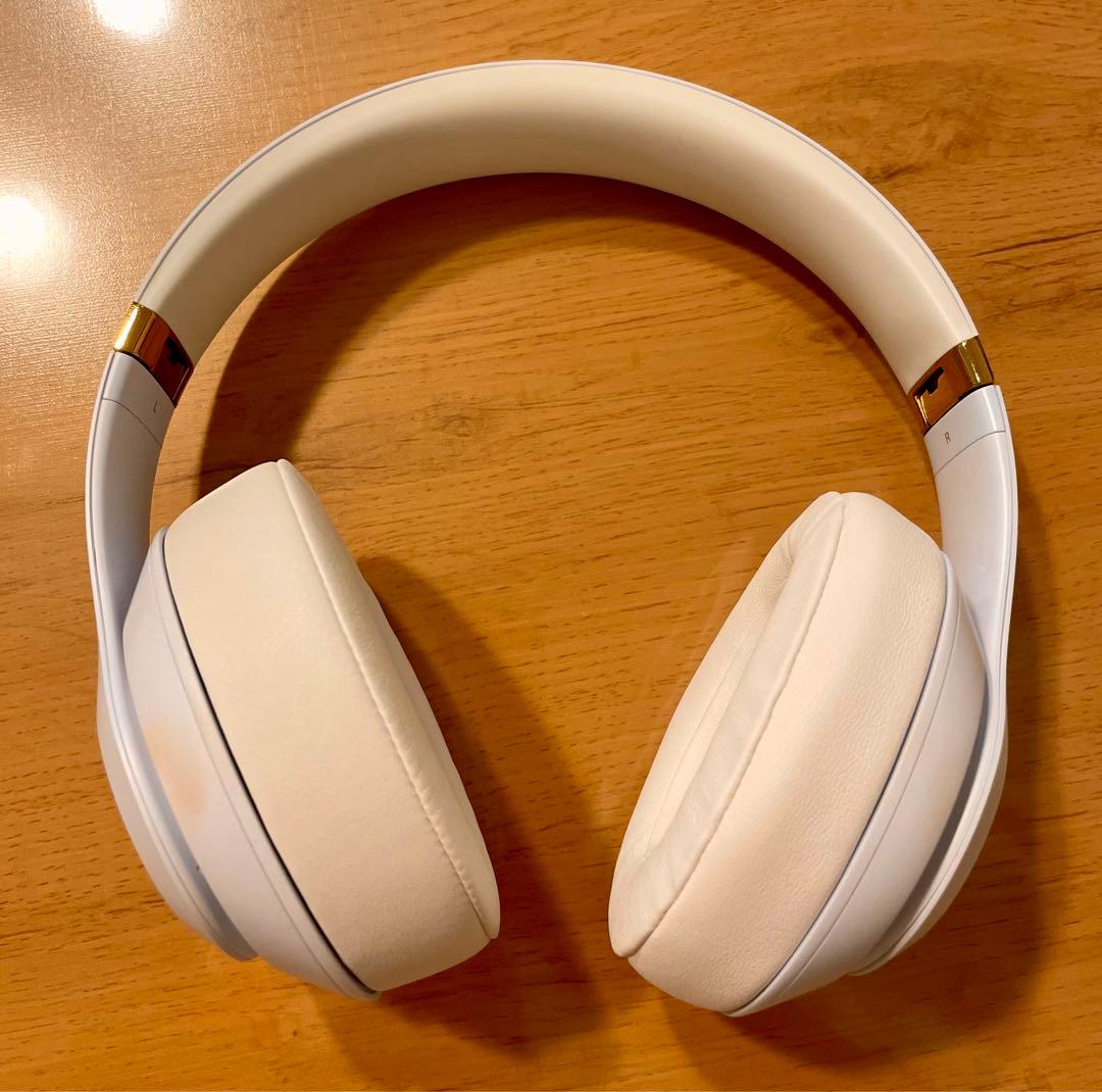 【セール中！美品】beats studio 3ワイヤレス ヘッドホン