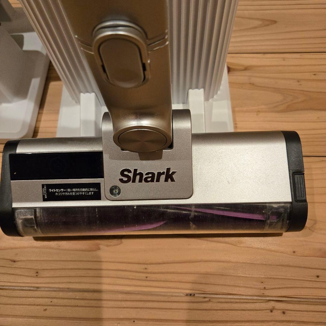箱入りShark iQ+ コードレススティッククリーナー IW3241J