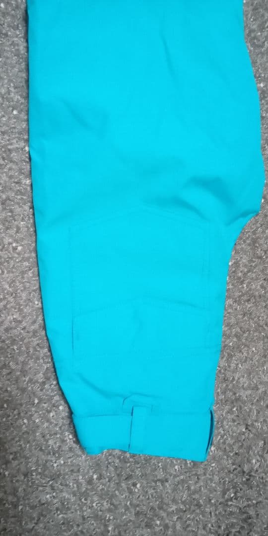 オニール　アクア　ターコイズ スノーボードパンツ 女性用　60 新品　タグ付