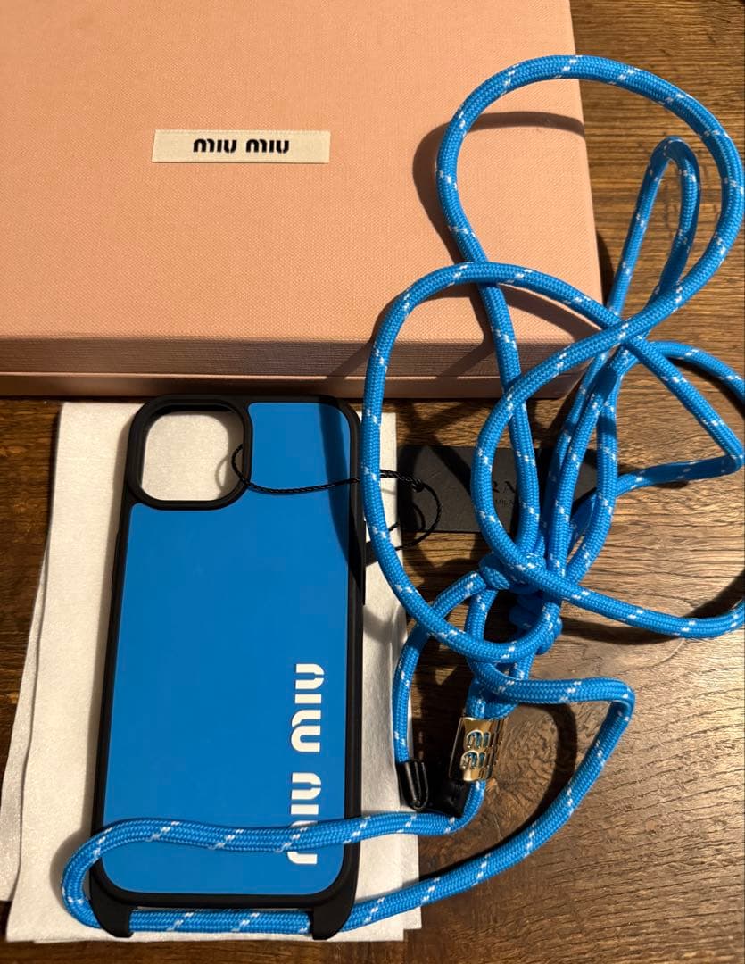【日本未入荷】MIU MIU iPhone15 スマホケース ブルー　13 14