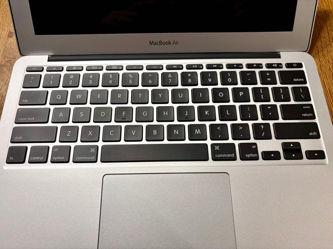【美品】Apple MacBook Air 11インチ Early 2014