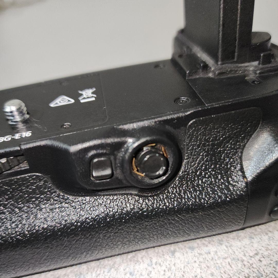 Canon EOS 7D Mark II 本体(おまけ:バッテリーグリップ)