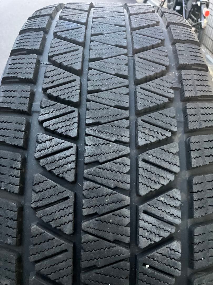 [美品]スタッドレスタイヤホイール4本セット285/60R18