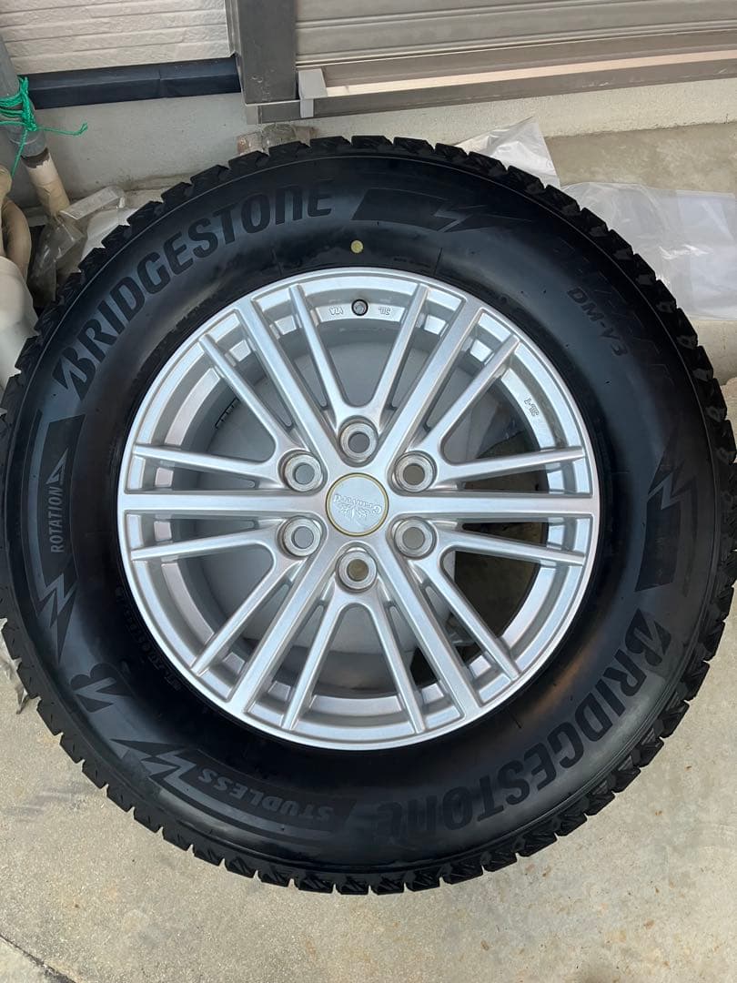 [美品]スタッドレスタイヤホイール4本セット285/60R18