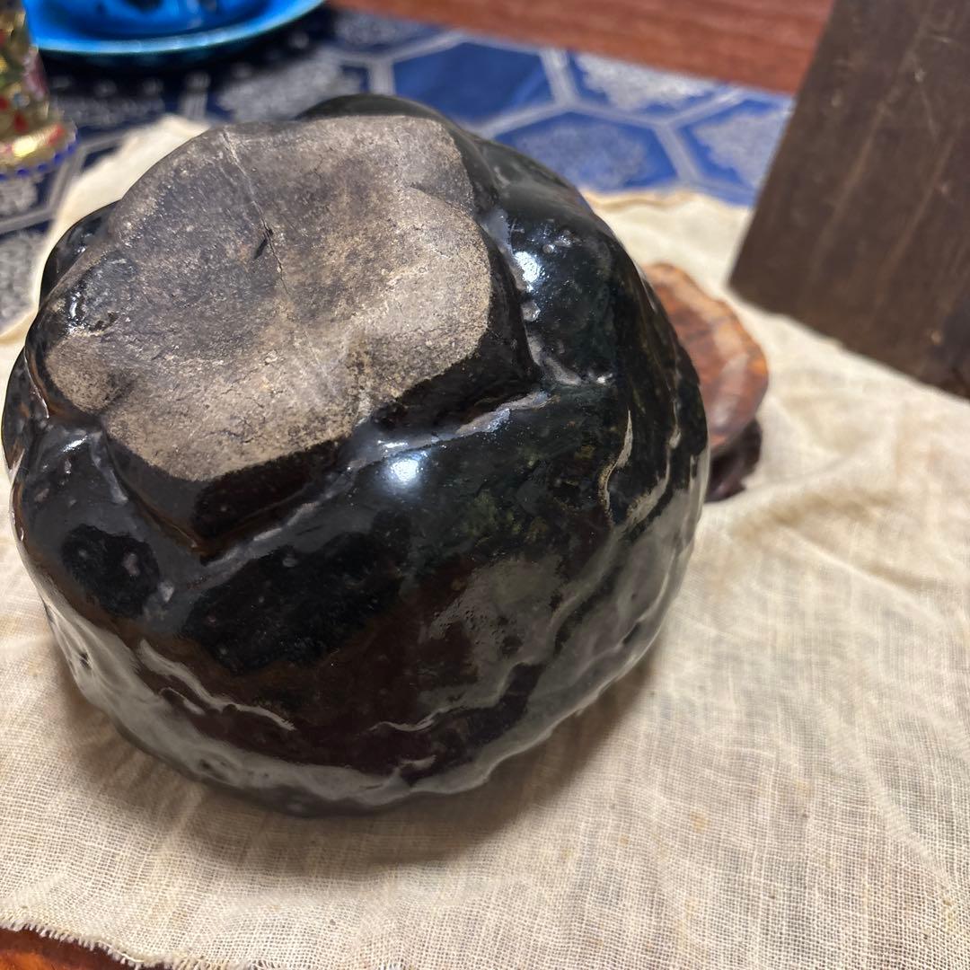 黒色陶器茶碗 木製箱付き