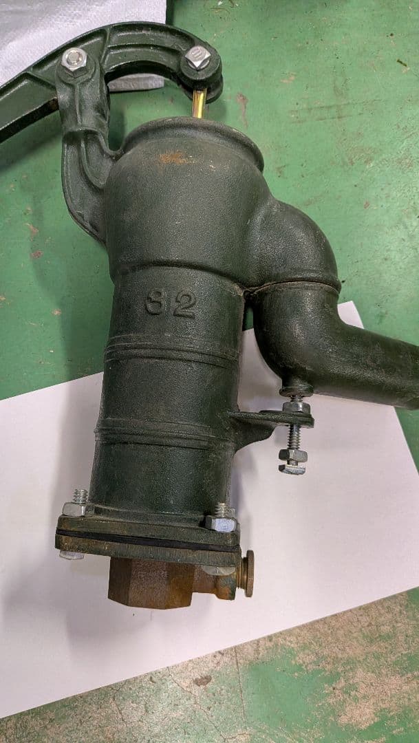 川印　手押し　昭和感レトロなポンプ グリーン