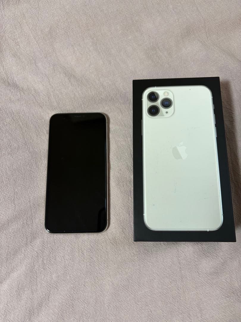 iPhone11pro 本体　256GB 正規イヤホン付き