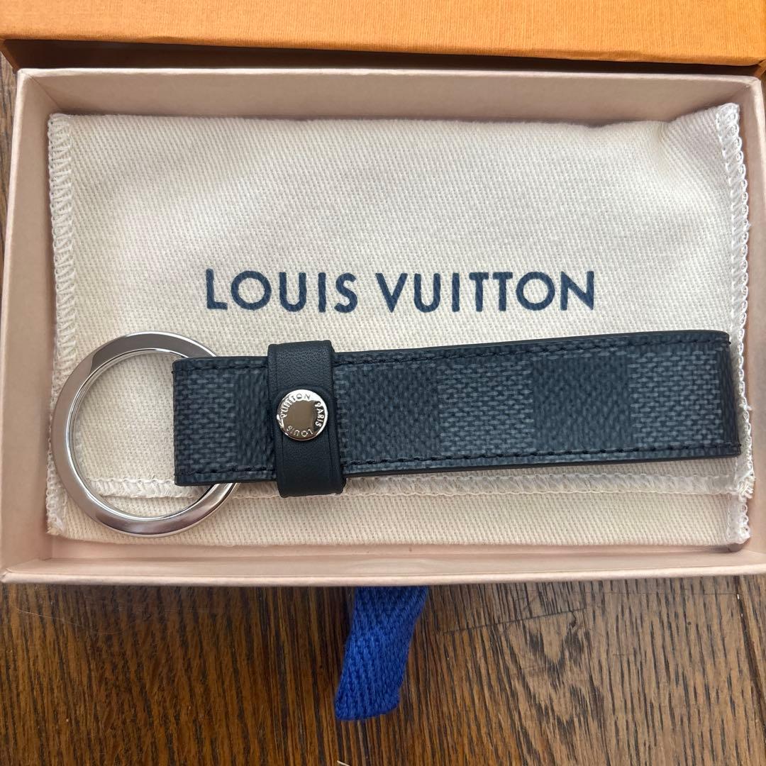 新品未使用　LOUIS VUITTON ブラックレザー キーホルダー　ダミエ
