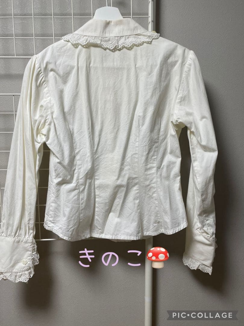 タイ付き白ブラウス♡BABY, THE STARS SHINE BRIGHT