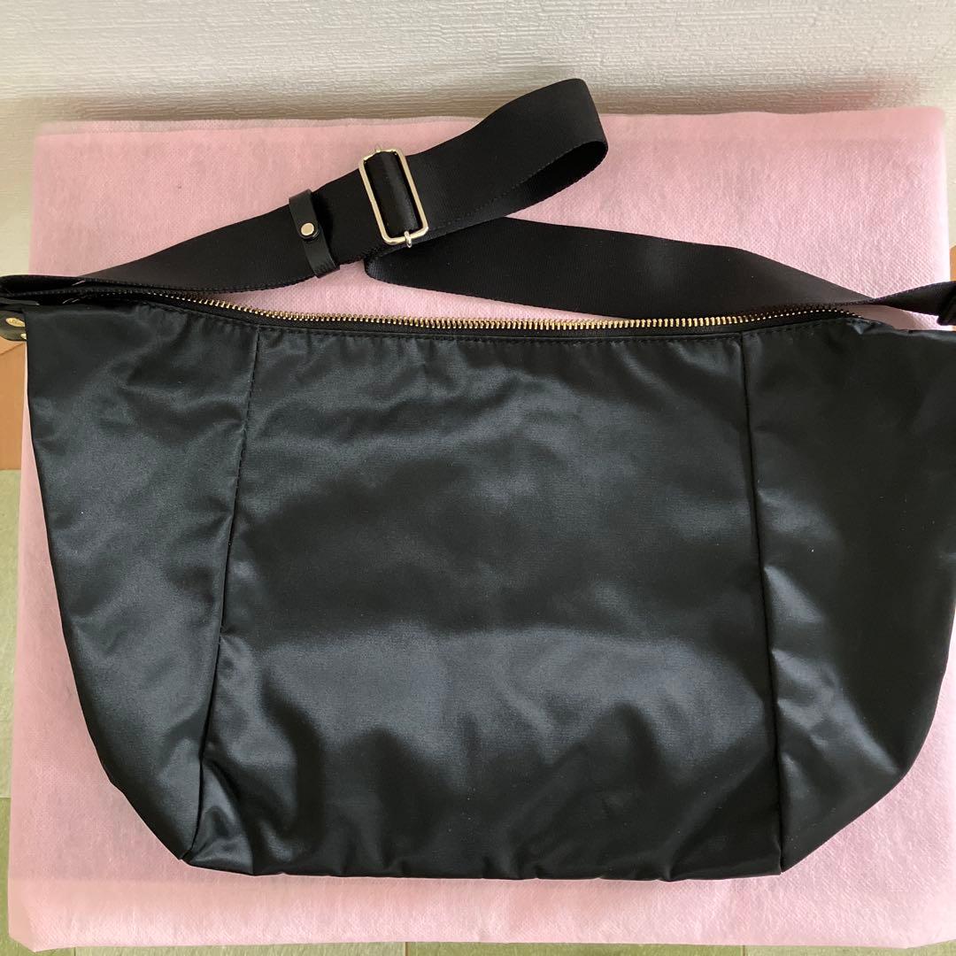 最終お値下げ☆russet clouds nylon スリングバッグ ブラック