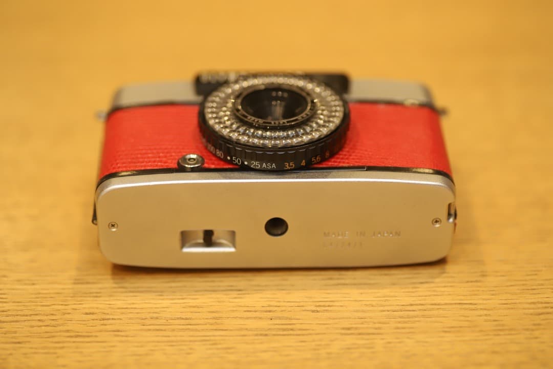 オリンパス Pen EE-3 f3.5 D.zuiko ハーフサイズ判