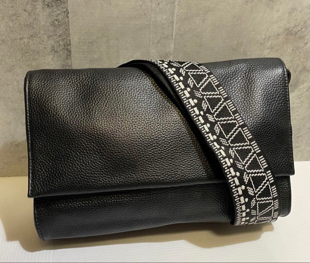 ear PAPILLONNER　イアパピヨネ 【WEB限定】柄テープボディバッグ