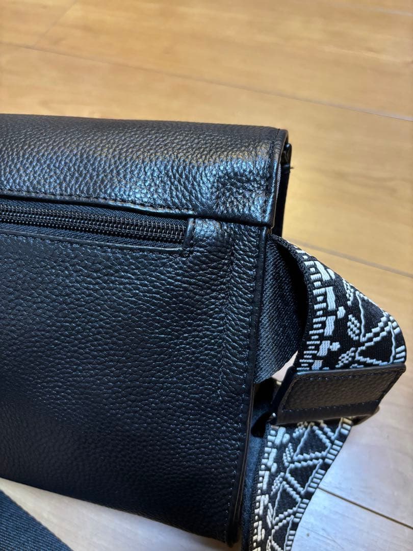 ear PAPILLONNER　イアパピヨネ 【WEB限定】柄テープボディバッグ