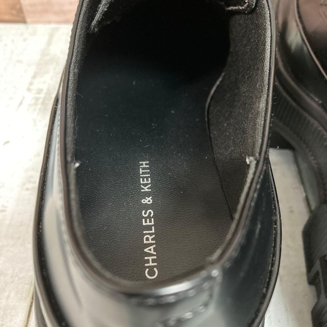 チャールズアンドキース　23.5　ジップアップ プラットフォームローファー　黒