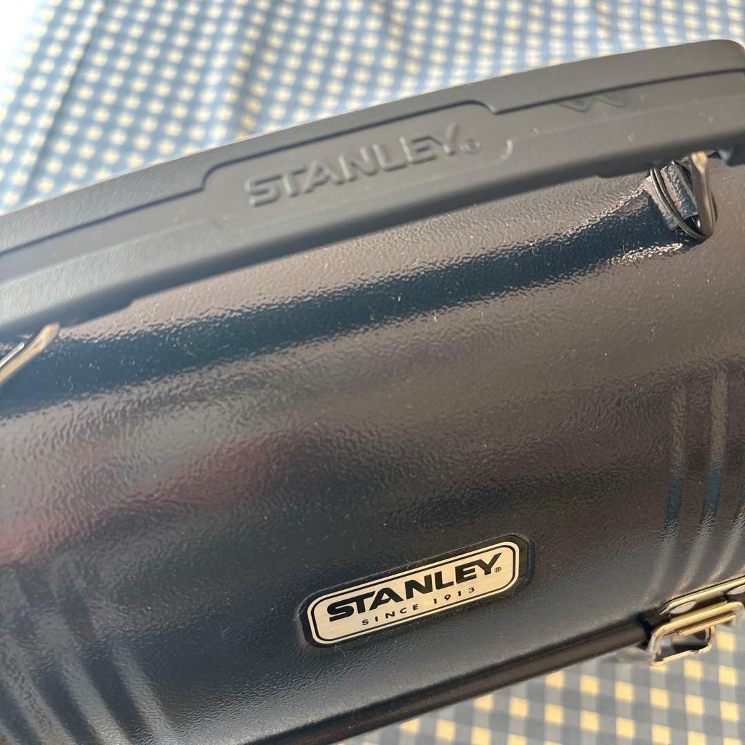 【新品未使用】STANLEY スチール製ランチボックス 紺色